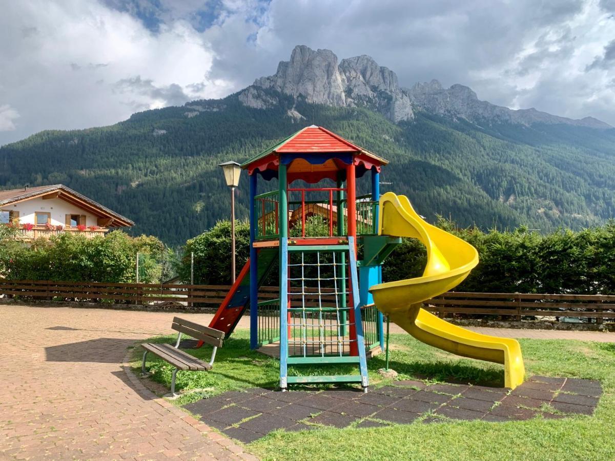 Casa Di Franz Hotel Vigo di Fassa Bagian luar foto